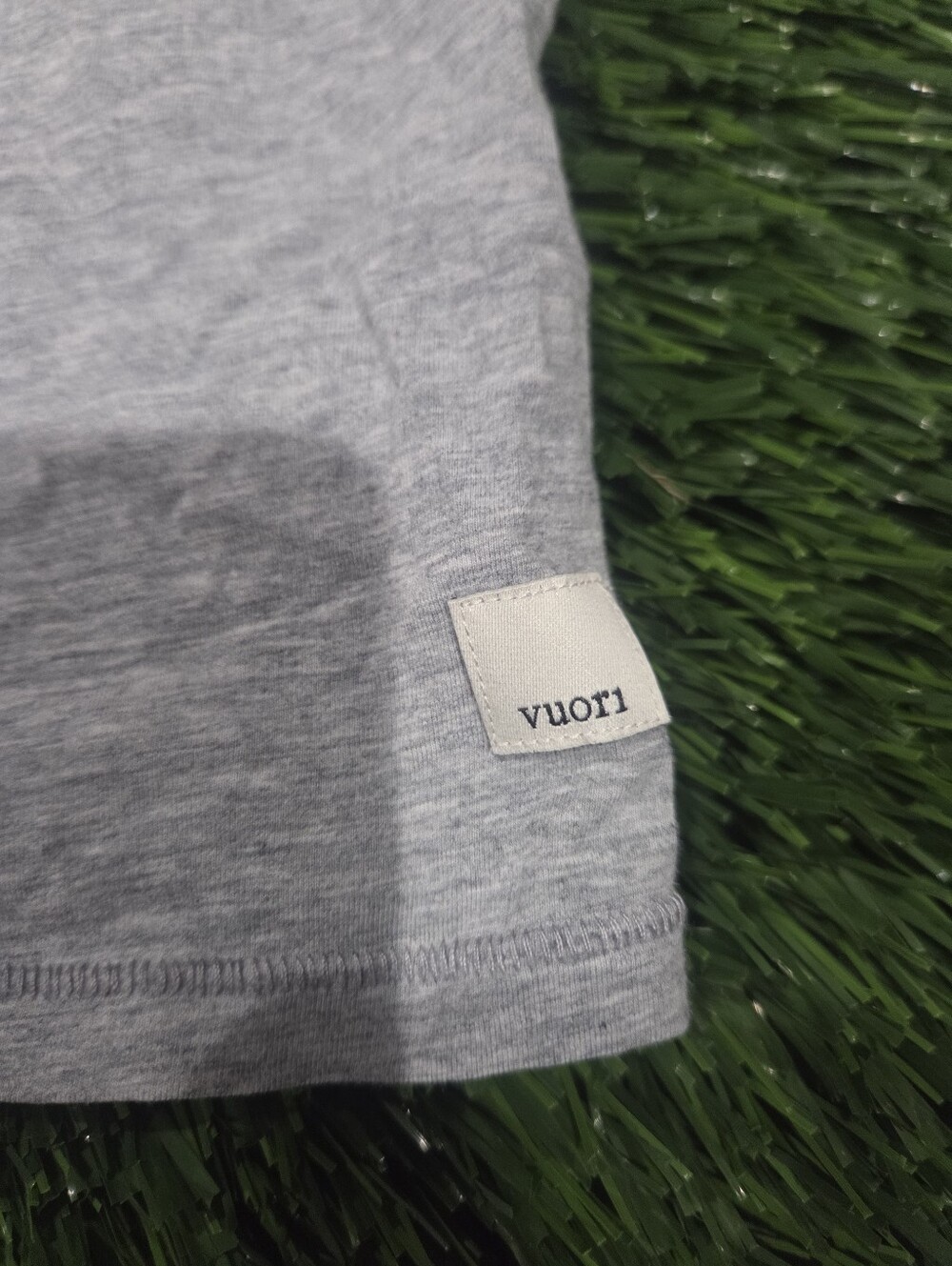 Vuori Light Gray V-Neck Tee Top - Picture 2 of 4